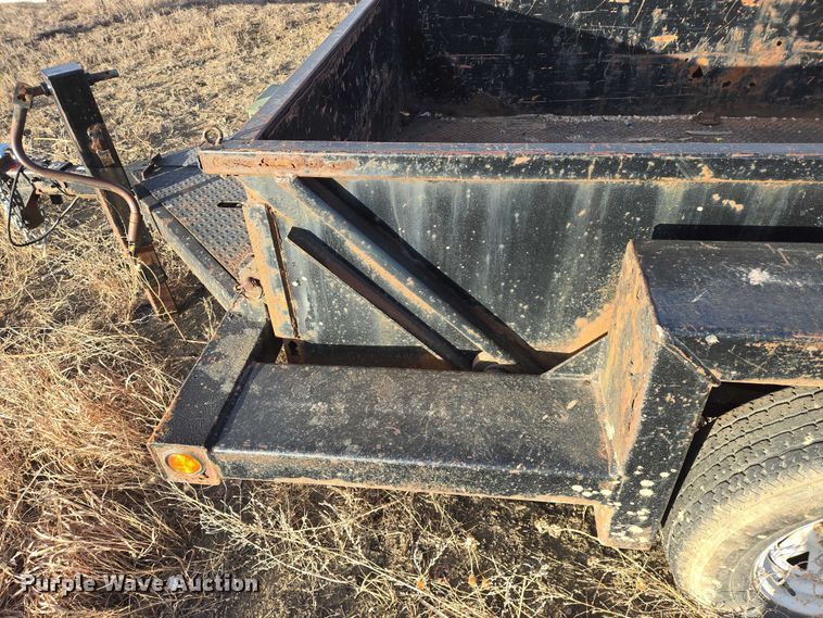 image for item ES2804 2005 JLG utility trailer