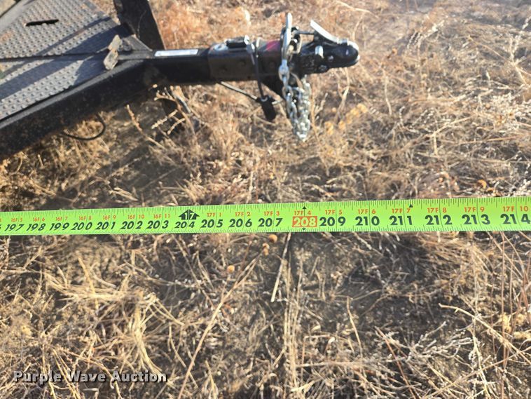 image for item ES2804 2005 JLG utility trailer