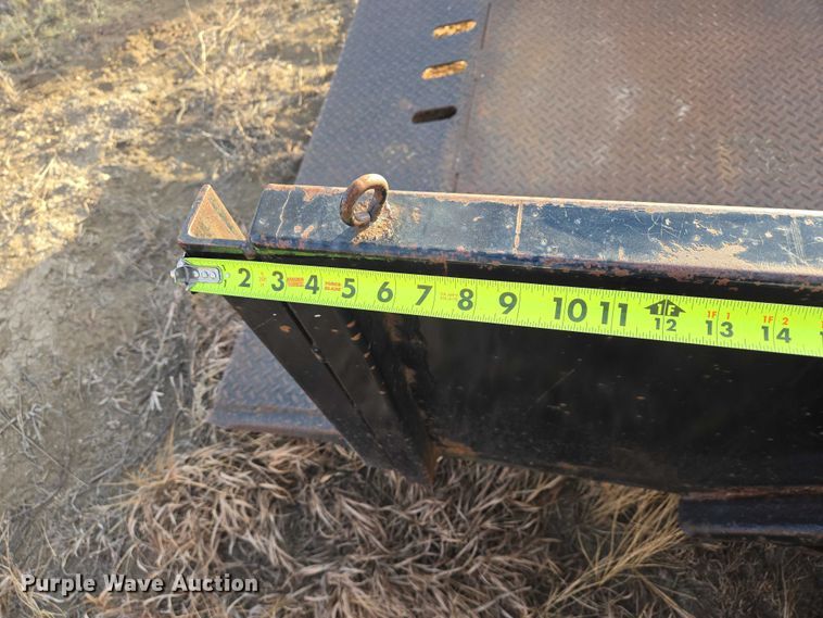 image for item ES2804 2005 JLG utility trailer