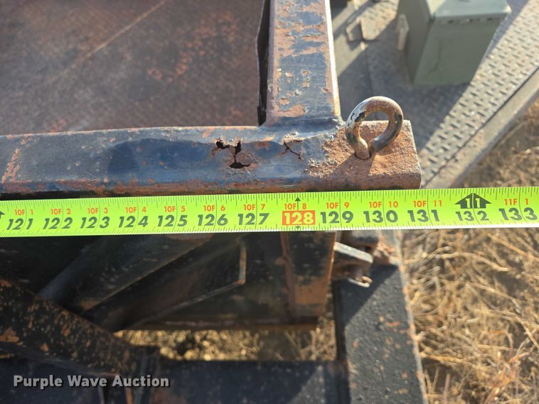 image for item ES2804 2005 JLG utility trailer