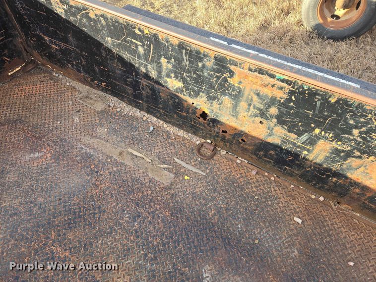 image for item ES2804 2005 JLG utility trailer