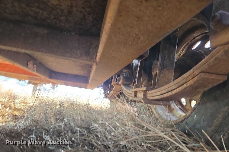 image for item ES2804 2005 JLG utility trailer