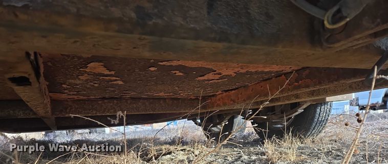 image for item ES2804 2005 JLG utility trailer