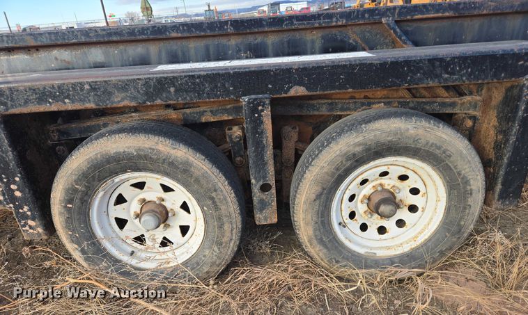 image for item ES2804 2005 JLG utility trailer