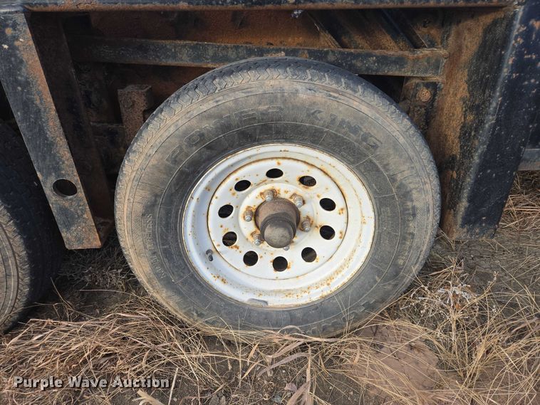 image for item ES2804 2005 JLG utility trailer