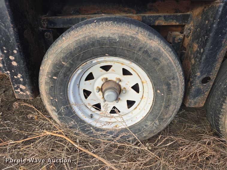 image for item ES2804 2005 JLG utility trailer