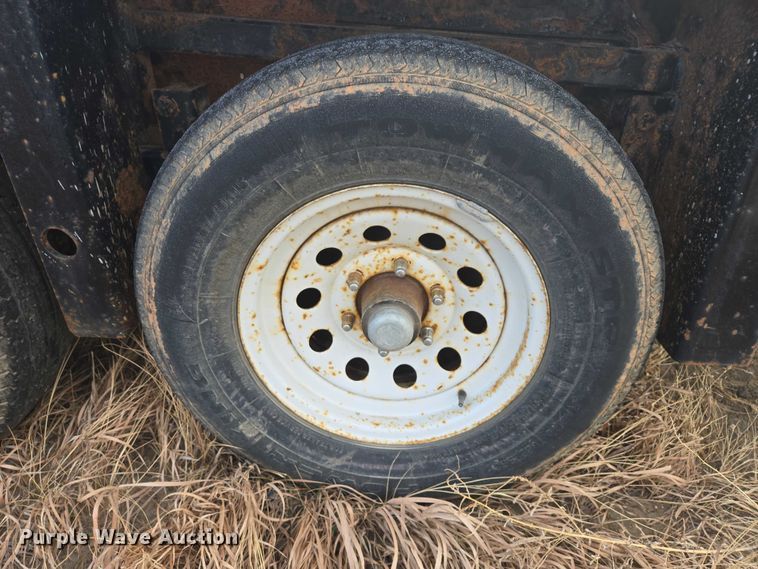 image for item ES2804 2005 JLG utility trailer