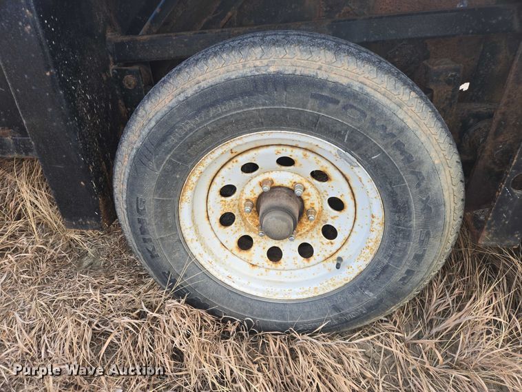 image for item ES2804 2005 JLG utility trailer