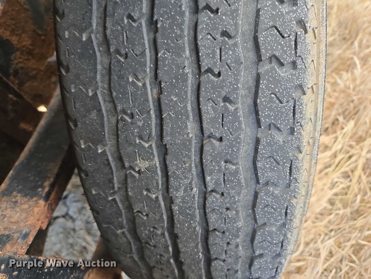 image for item ES2804 2005 JLG utility trailer