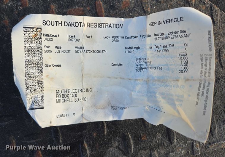 image for item ES2804 2005 JLG utility trailer