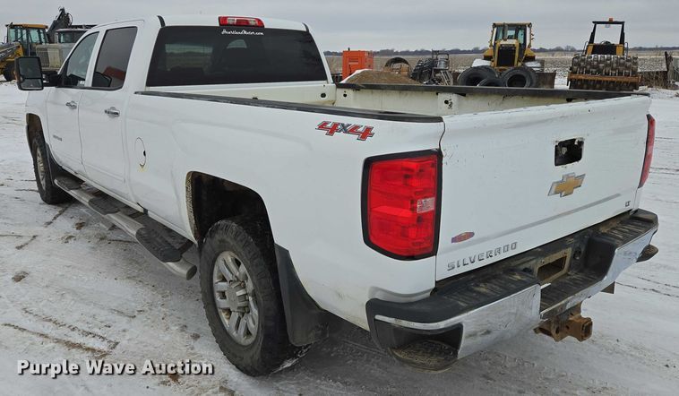 image for item ES2828 2016 Chevrolet Silverado 3500HD Crew Cab pickup truck