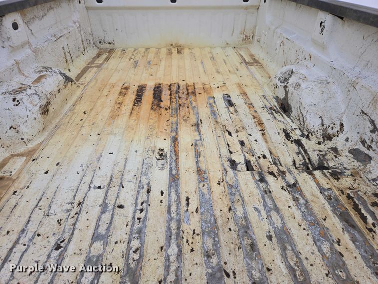 image for item ES2828 2016 Chevrolet Silverado 3500HD Crew Cab pickup truck