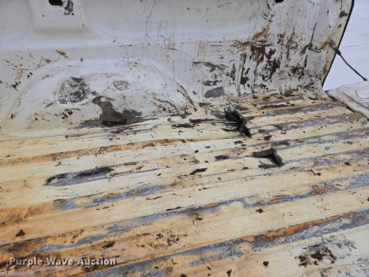 image for item ES2828 2016 Chevrolet Silverado 3500HD Crew Cab pickup truck