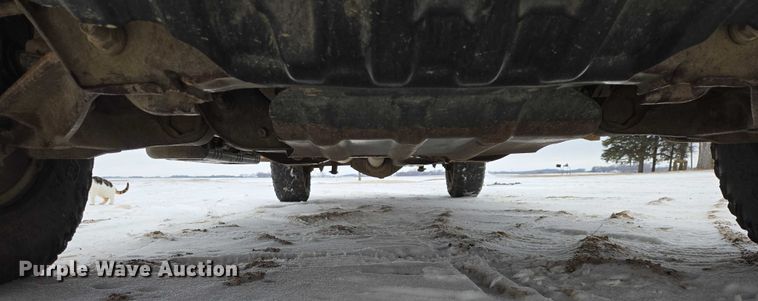 image for item ES2828 2016 Chevrolet Silverado 3500HD Crew Cab pickup truck