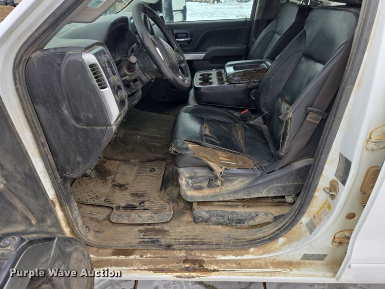 image for item ES2828 2016 Chevrolet Silverado 3500HD Crew Cab pickup truck