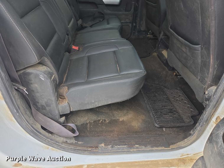 image for item ES2828 2016 Chevrolet Silverado 3500HD Crew Cab pickup truck