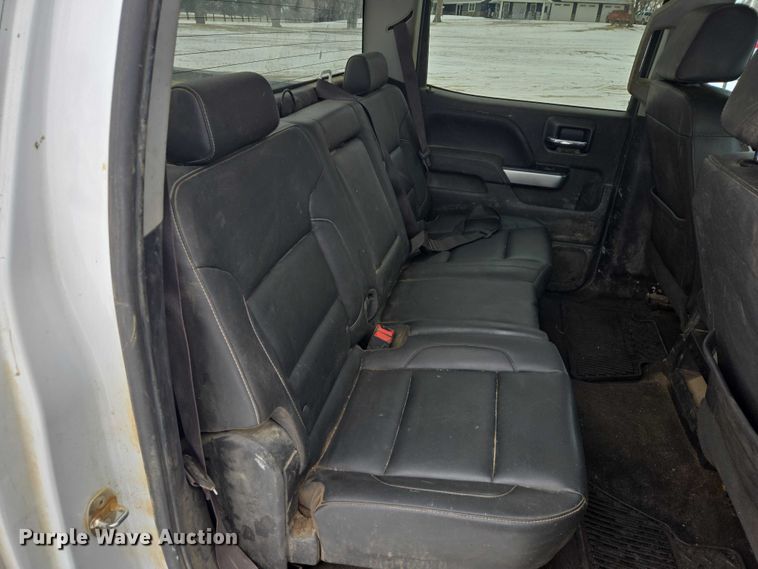 image for item ES2828 2016 Chevrolet Silverado 3500HD Crew Cab pickup truck