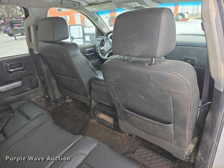 image for item ES2828 2016 Chevrolet Silverado 3500HD Crew Cab pickup truck