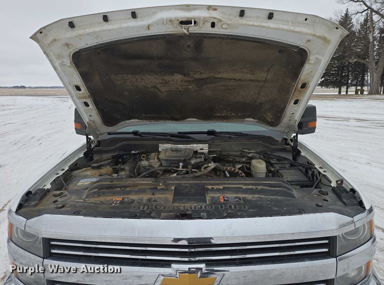 image for item ES2828 2016 Chevrolet Silverado 3500HD Crew Cab pickup truck