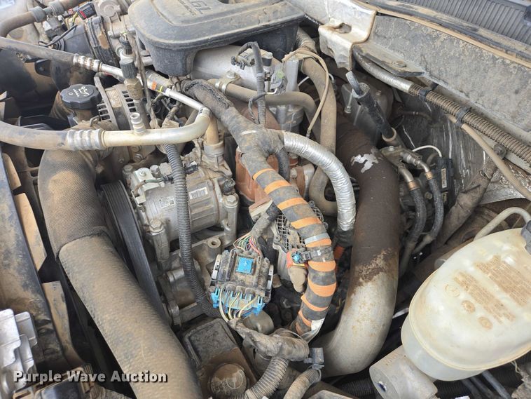 image for item ES2828 2016 Chevrolet Silverado 3500HD Crew Cab pickup truck