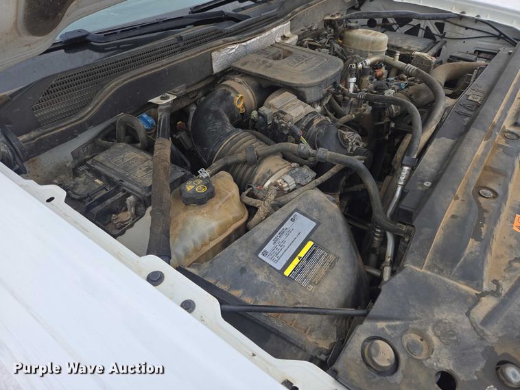 image for item ES2828 2016 Chevrolet Silverado 3500HD Crew Cab pickup truck