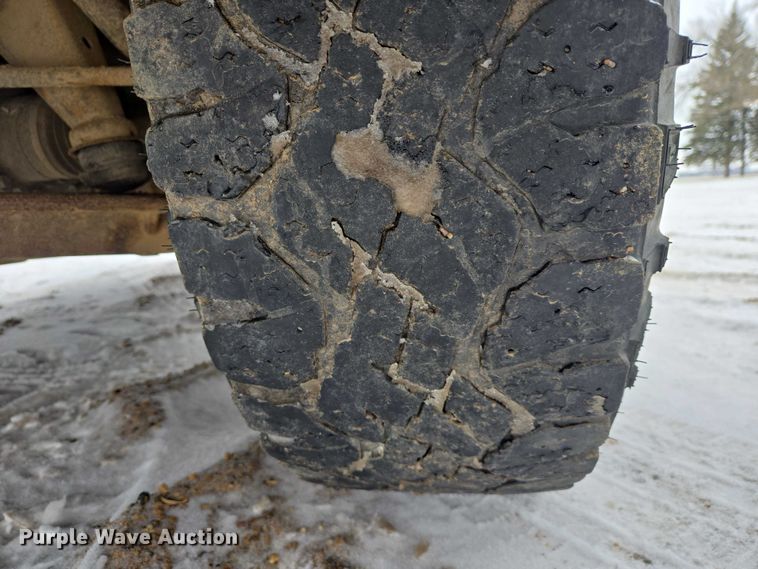 image for item ES2828 2016 Chevrolet Silverado 3500HD Crew Cab pickup truck