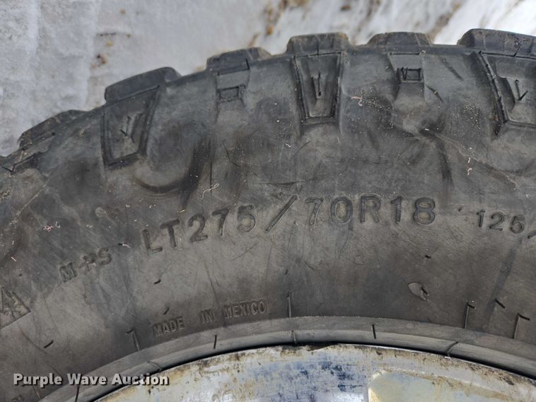 image for item ES2828 2016 Chevrolet Silverado 3500HD Crew Cab pickup truck