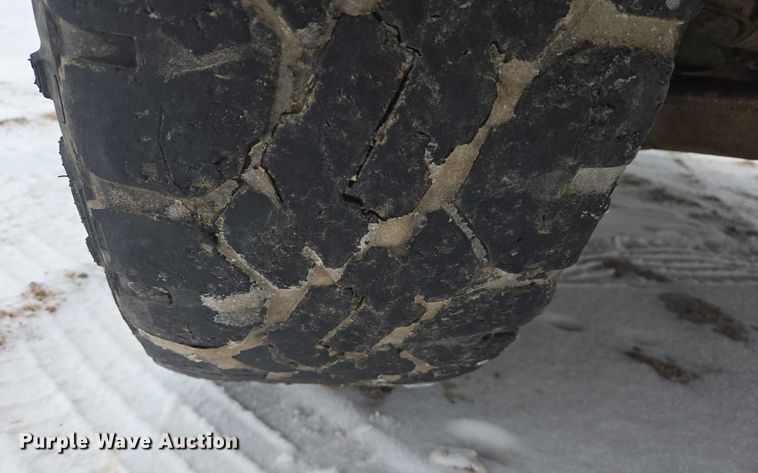 image for item ES2828 2016 Chevrolet Silverado 3500HD Crew Cab pickup truck