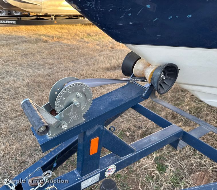 image for item ES5676 2006 Caravelle 207 LS FS boat