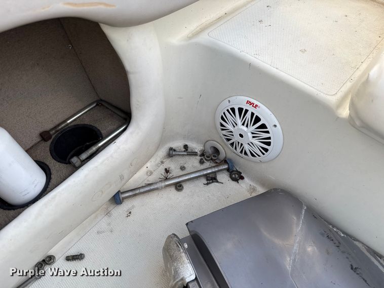 image for item ES5676 2006 Caravelle 207 LS FS boat