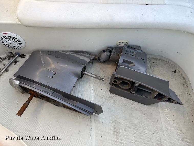 image for item ES5676 2006 Caravelle 207 LS FS boat