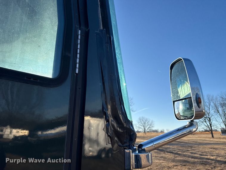 image for item ES5677 2007 Holiday Rambler Endeavour RV