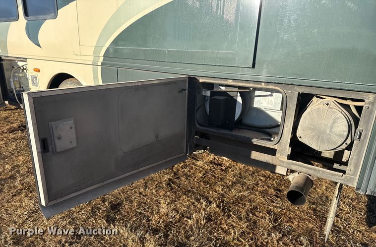 image for item ES5677 2007 Holiday Rambler Endeavour RV