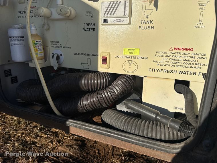 image for item ES5677 2007 Holiday Rambler Endeavour RV