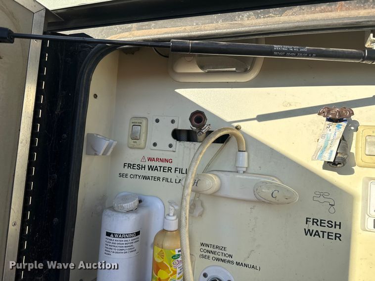 image for item ES5677 2007 Holiday Rambler Endeavour RV