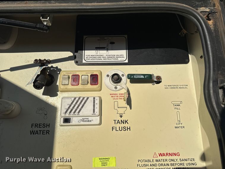 image for item ES5677 2007 Holiday Rambler Endeavour RV