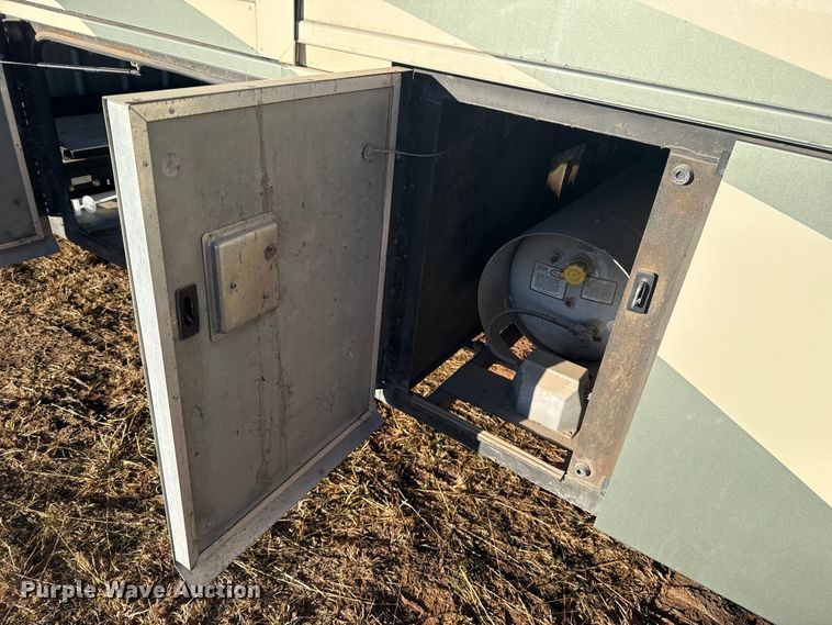 image for item ES5677 2007 Holiday Rambler Endeavour RV