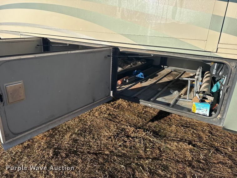 image for item ES5677 2007 Holiday Rambler Endeavour RV