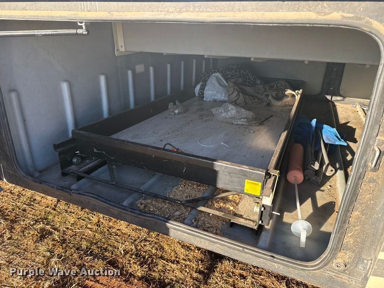 image for item ES5677 2007 Holiday Rambler Endeavour RV