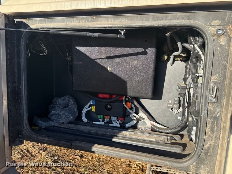 image for item ES5677 2007 Holiday Rambler Endeavour RV