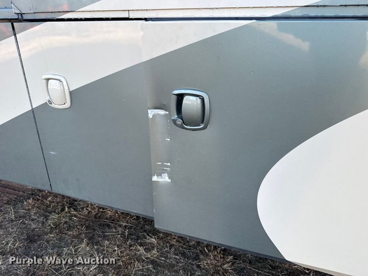 image for item ES5677 2007 Holiday Rambler Endeavour RV