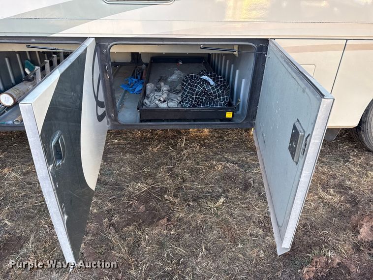 image for item ES5677 2007 Holiday Rambler Endeavour RV