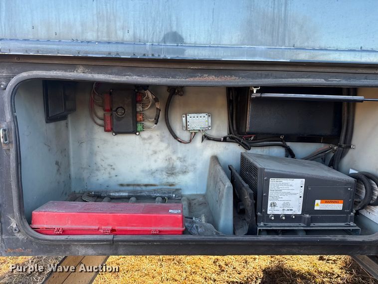 image for item ES5677 2007 Holiday Rambler Endeavour RV