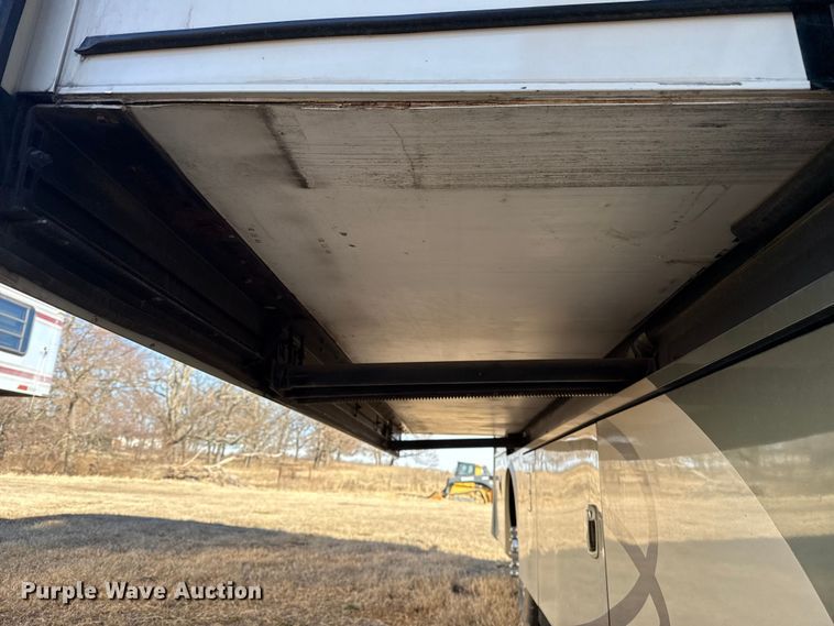 image for item ES5677 2007 Holiday Rambler Endeavour RV