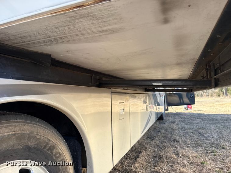 image for item ES5677 2007 Holiday Rambler Endeavour RV