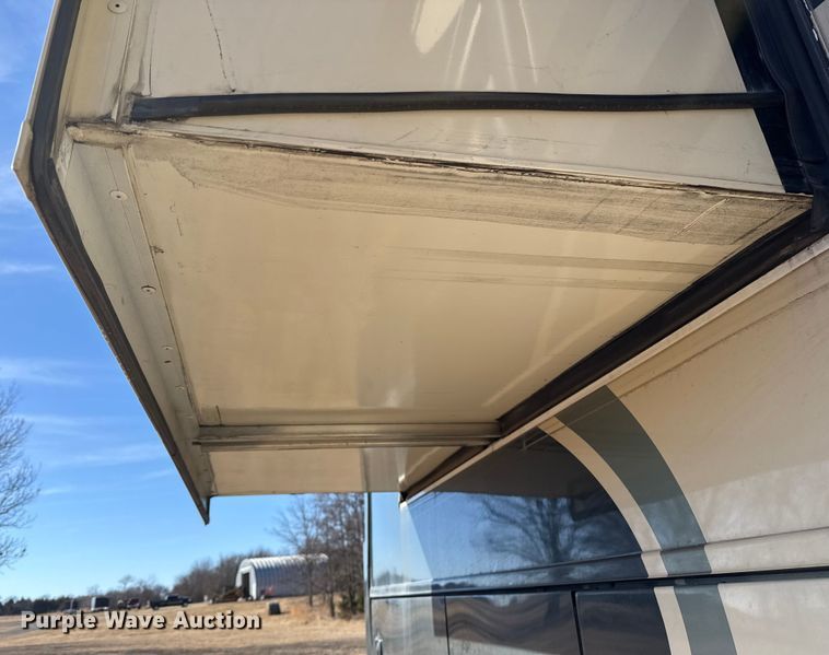 image for item ES5677 2007 Holiday Rambler Endeavour RV