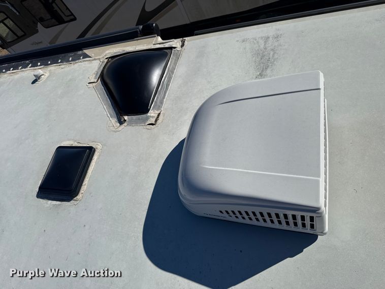 image for item ES5677 2007 Holiday Rambler Endeavour RV