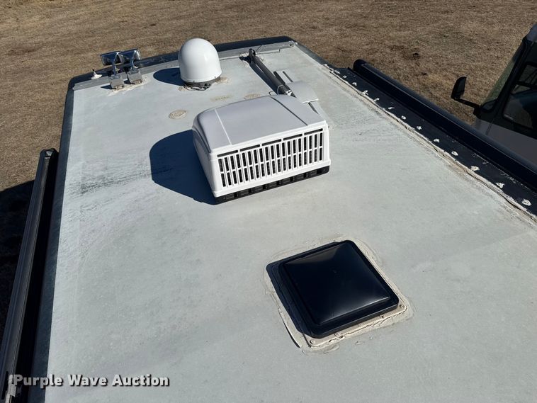 image for item ES5677 2007 Holiday Rambler Endeavour RV