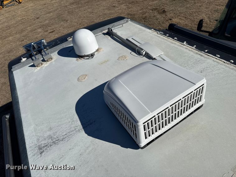 image for item ES5677 2007 Holiday Rambler Endeavour RV