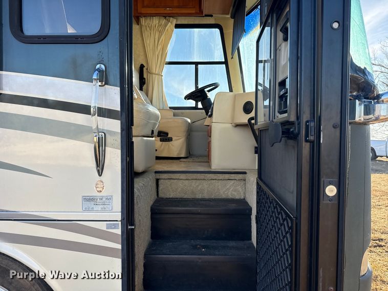 image for item ES5677 2007 Holiday Rambler Endeavour RV